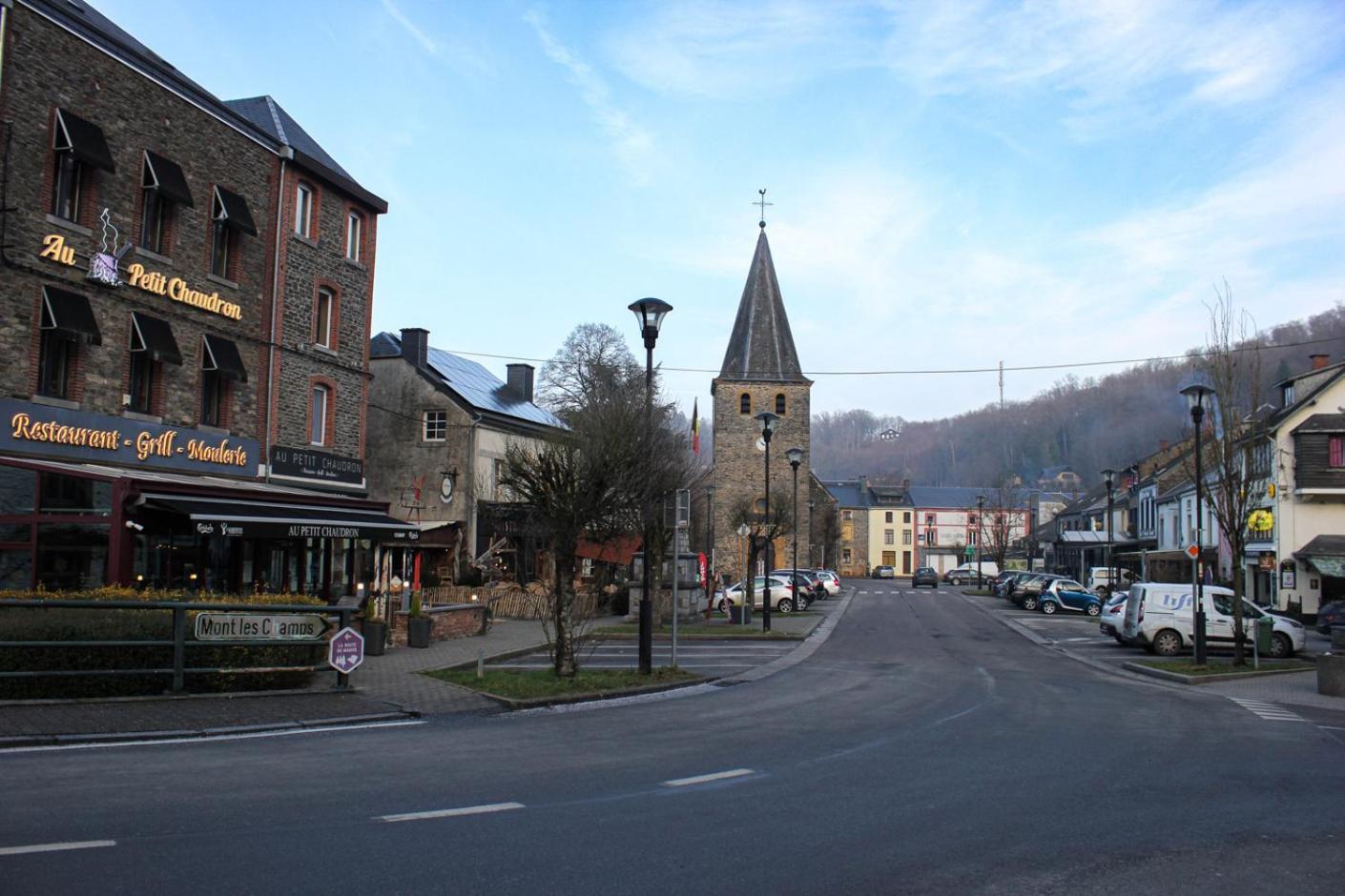 J-Club De Knapzak / La Besace Villa Bohan Exteriör bild